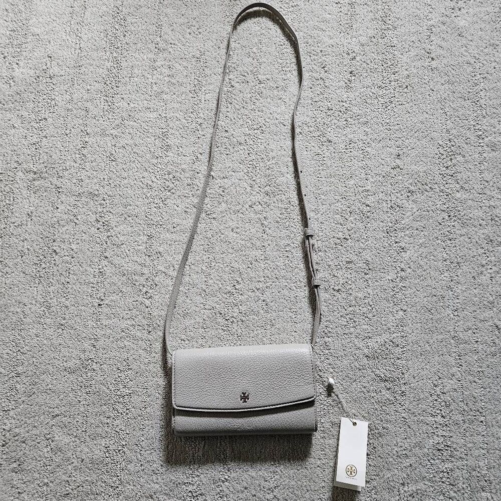 Tory Burch Robinson Convertible Crossbody Wallet in Concrete